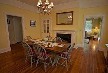 Waypoint House Bed And Breakfast Boyce ภายนอก รูปภาพ